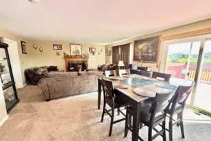 1521 Southport Ct, Zion, IL 60099 - Photo 3