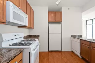 400 W Ontario St, Chicago, IL 60654 - Photo 11