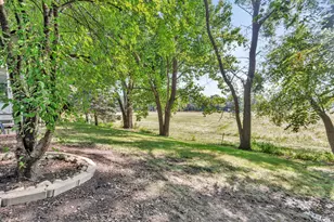 2471 Kingsley Dr, Naperville, IL 60565 - Photo 39