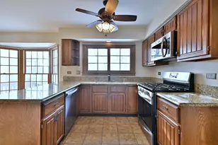 42W439 Sylvan Ln, Saint Charles, IL 60175 - Photo 11