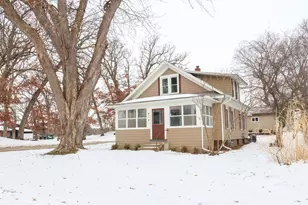 814 W Park St, Morrison, IL 61270 - Photo 1