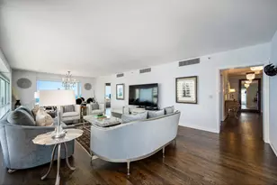 161 E Chicago Ave, Chicago, IL 60611 - Photo 5