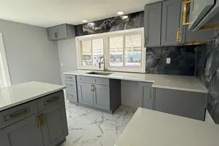 126 Knollwood Cir, Matteson, IL 60443 - Photo 5