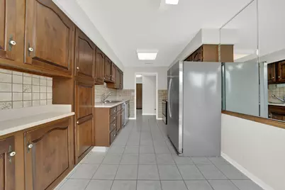 601 Lake Hinsdale Drive #301, Willowbrook, IL 60527 - Photo 9