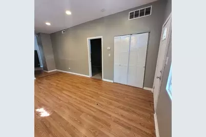 8436 S Exchange Avenue, Chicago, IL 60617 - Photo 11