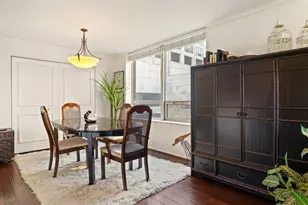 201 E Chestnut St, Chicago, IL 60611 - Photo 7