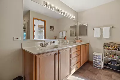 410 Bay Tree Circle, Vernon Hills, IL 60061 - Photo 15