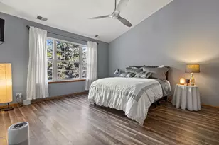 410 Bay Tree Cir, Vernon Hills, IL 60061 - Photo 13