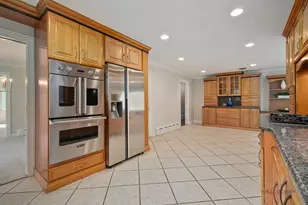 1884 Tweed Rd, Inverness, IL 60067 - Photo 9