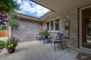 885 Brewster Ln, Bartlett, IL 60103 - Photo 5