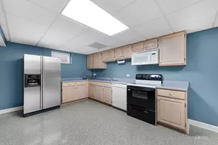 885 Brewster Ln, Bartlett, IL 60103 - Photo 41