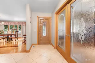 885 Brewster Ln, Bartlett, IL 60103 - Photo 7