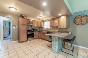 17519 Community St, Lansing, IL 60438 - Photo 9