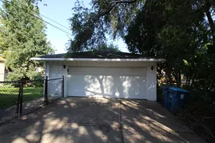 651 N Kenilworth Ave, Elmhurst, IL 60126 - Photo 21