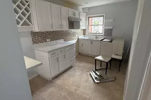 242 Highland Rd, Willowbrook, IL 60527 - Photo 5