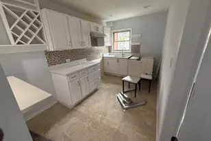 242 Highland Rd, Willowbrook, IL 60527 - Photo 3