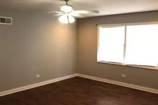 1020 E 153rd St, South Holland, IL 60473 - Photo 5