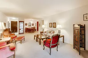 2100 Valencia Dr, Northbrook, IL 60062 - Photo 9