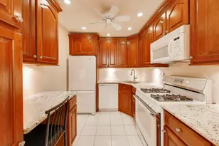 2100 Valencia Dr, Northbrook, IL 60062 - Photo 13