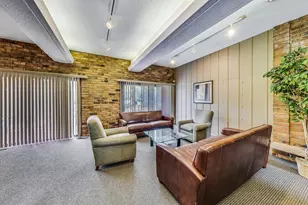 2100 Valencia Dr, Northbrook, IL 60062 - Photo 31