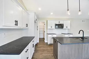 706 Cates Dr, Mahomet, IL 61853 - Photo 13