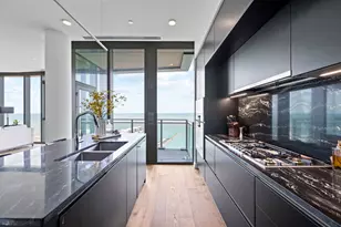 211 N Harbor Dr, Chicago, IL 60601 - Photo 15