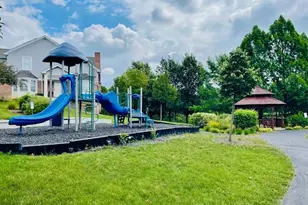 357 Lucille Ln, Schaumburg, IL 60194 - Photo 19