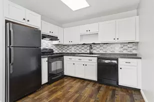 1916 Tracy Dr, Bloomington, IL 61704 - Photo 11