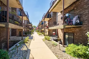 1916 Tracy Dr, Bloomington, IL 61704 - Photo 3