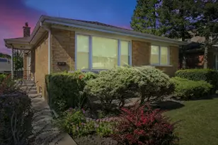 8728 Trumbull Ave, Skokie, IL 60076 - Photo 19