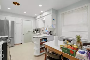 8728 Trumbull Ave, Skokie, IL 60076 - Photo 11