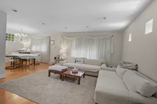 8728 Trumbull Ave, Skokie, IL 60076 - Photo 5