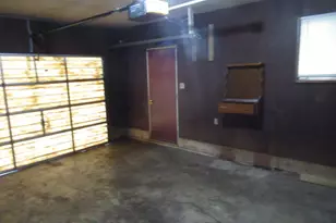 114 N Chase St, Monticello, IL 61856 - Photo 11