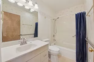 240 N Willow Rd, Elmhurst, IL 60126 - Photo 15