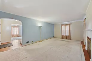 240 N Willow Rd, Elmhurst, IL 60126 - Photo 5