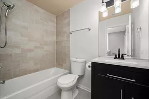 2468 Reflections Dr, Aurora, IL 60502 - Photo 13