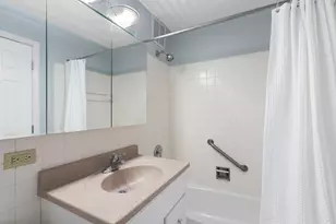 655 W Irving Park Rd, Chicago, IL 60613 - Photo 43