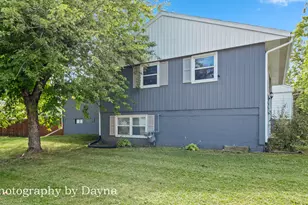 296 N Jackson Ave, Bradley, IL 60915 - Photo 3