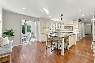 7537 Ridgewood Ln, Burr Ridge, IL 60527 - Photo 9