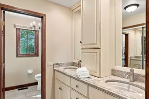 7537 Ridgewood Ln, Burr Ridge, IL 60527 - Photo 33