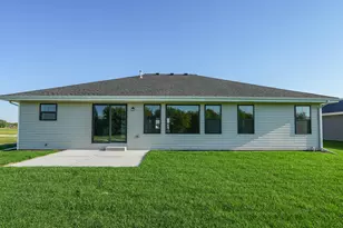 985 Spring St, Manteno, IL 60950 - Photo 45