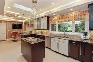 1122 S Estate Ln, Lake Forest, IL 60045 - Photo 5