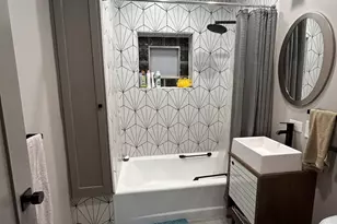 1123 W Addison St, Chicago, IL 60613 - Photo 13