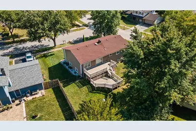 601 Derbyshire Lane, Bolingbrook, IL 60440 - Photo 5