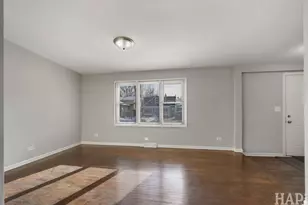 1310 N Poplar Ave, Round Lake Beach, IL 60073 - Photo 3