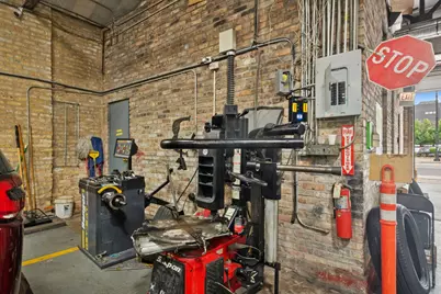 3263 W Fullerton Avenue, Chicago, IL 60647 - Photo 7