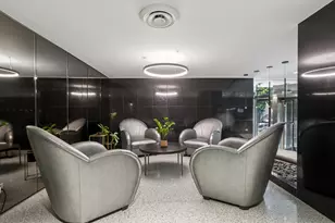 253 E Delaware Pl, Chicago, IL 60611 - Photo 17