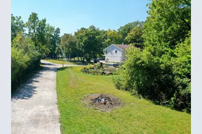 18238 W Gages Lake Road, Grayslake, IL 60030 - Photo 7