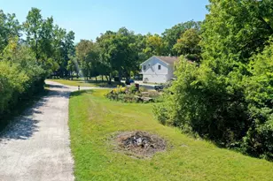 18238 W Gages Lake Rd, Grayslake, IL 60030 - Photo 7