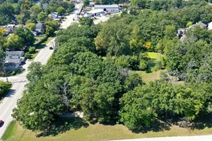 18238 W Gages Lake Rd, Grayslake, IL 60030 - Photo 17